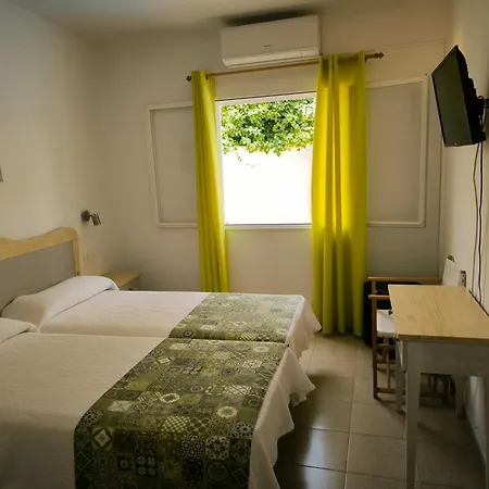 Geminis Hotel 2*